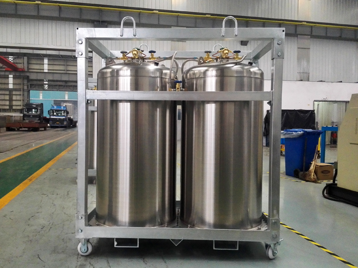 Custom welded insulating gas cylinder combination